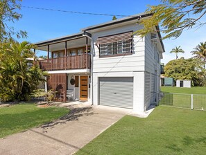 Reception - Spacious Home Near Urangan Beachfront (Hervey Bay)