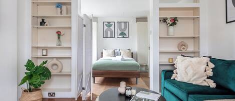 City Apartment, 1 Double Bed with Sofa bed, Non Smoking, City View | Living area | 40-inch Smart TV with satellite channels