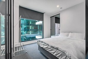 3 bedrooms, iron/ironing board, WiFi, bed sheets - The Outlook 2BR City View on Bourke (Melbourne)