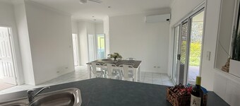 Spacious Home Near Theme Parks