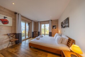 5 makuuhuonetta, silitysrauta/-lauta, ilmainen Wi-Fi, vuodevaatteet