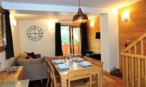 Interior - Apartment in Alps With Stunning Ski Views (Les Gets)