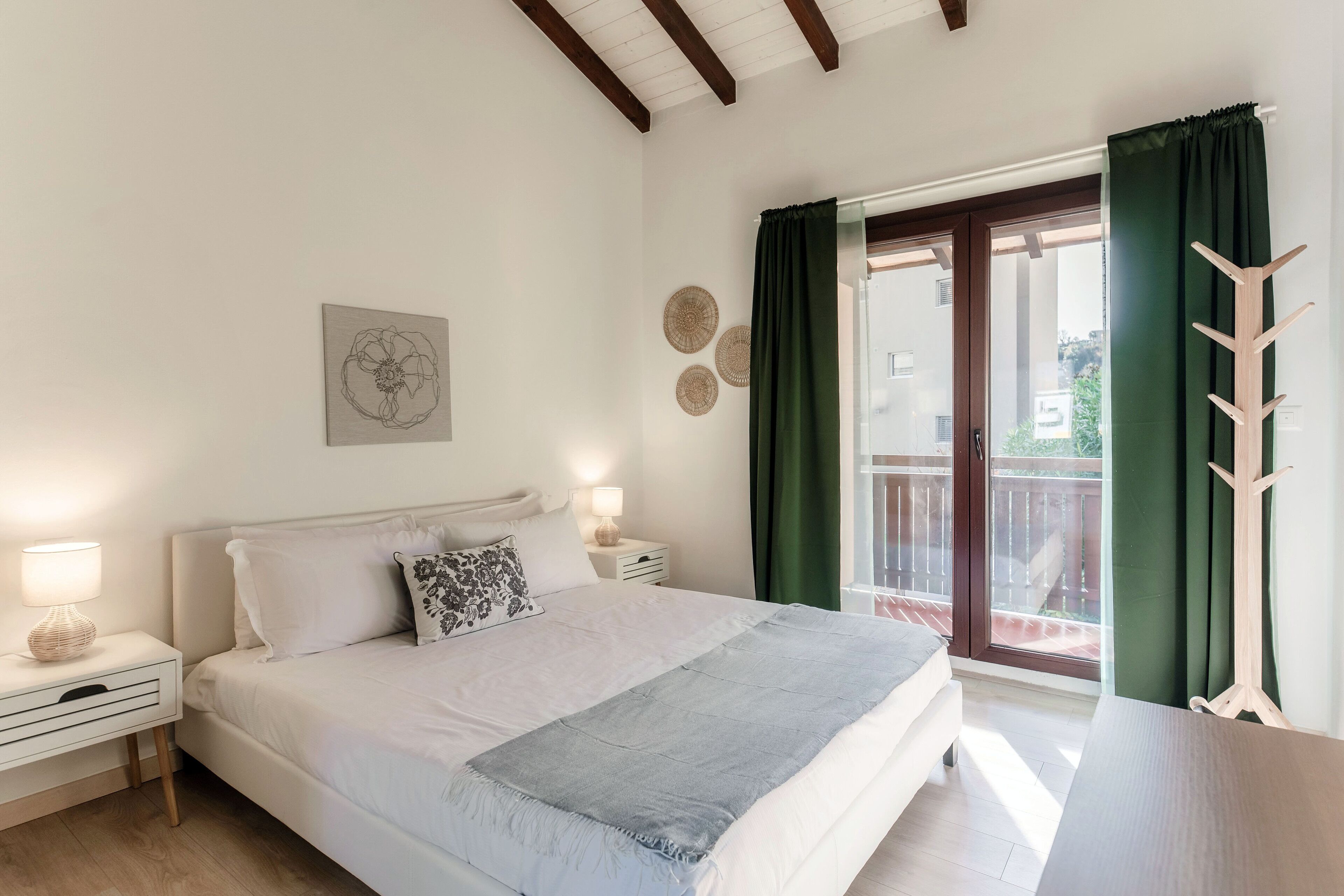 ألحفة محشوة بالريش ومكواة/لوح كي وواي فاي مجانًا