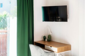 Camera Exclusive | Ferro/asse da stiro, Wi-Fi gratuito