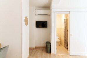 Camera Comfort, patio | Ferro/asse da stiro, Wi-Fi gratuito