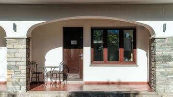 Deluxe Room, Patio | Terrace/patio