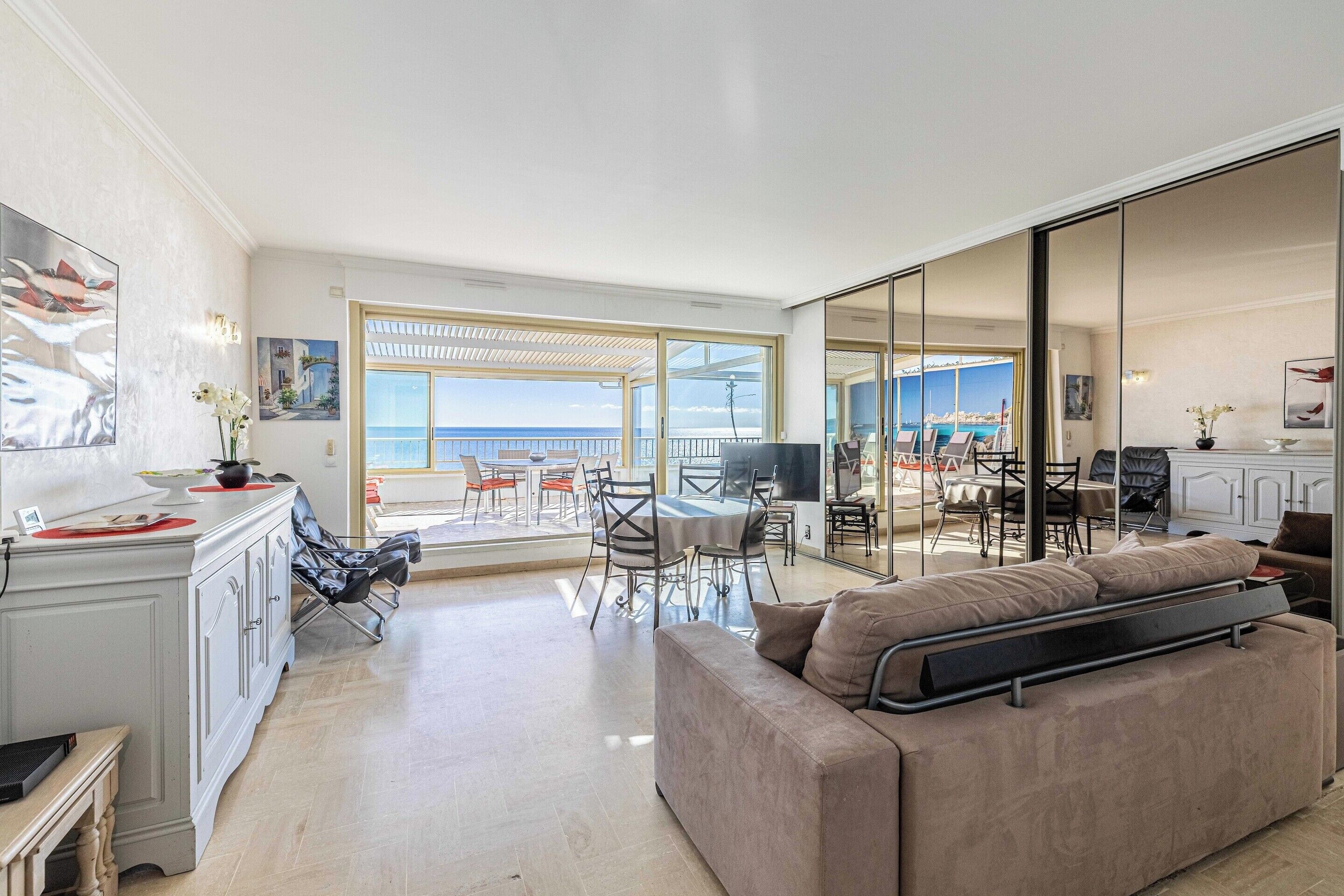 Apartment | Living area
