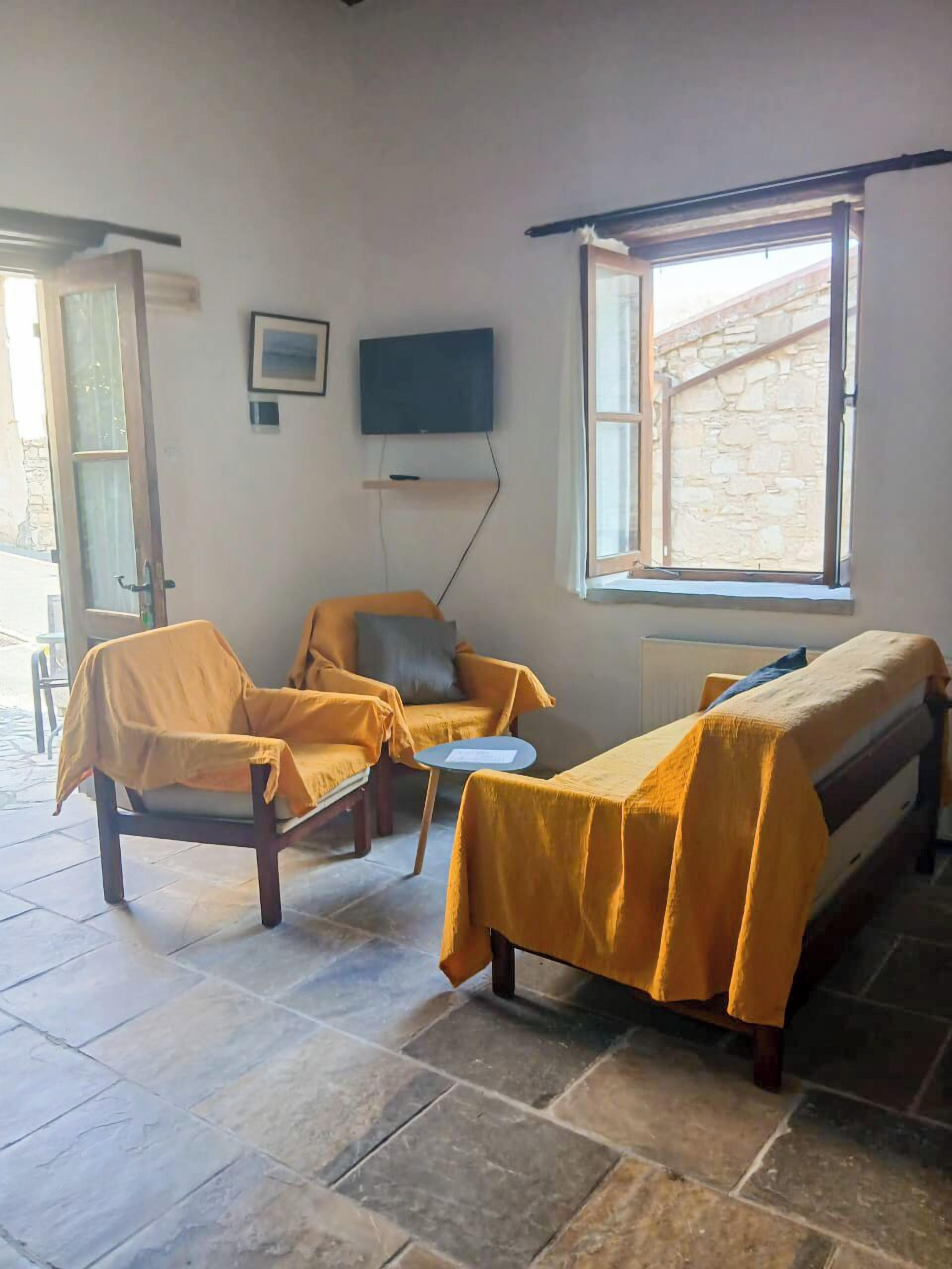 Estudio, vista a la montaña | Wifi gratis 