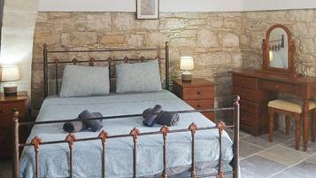 Estudi, vistes a la muntanya | Wifi gratuïta