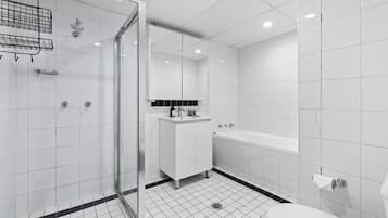 Apartment | Bathroom | Towels