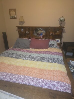 1 bedroom, iron/ironing board, WiFi, bed sheets