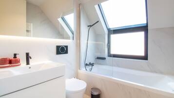 Premium Duplex | Bathroom