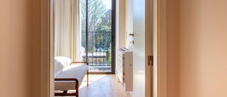 Deluxe Apartment | Free WiFi