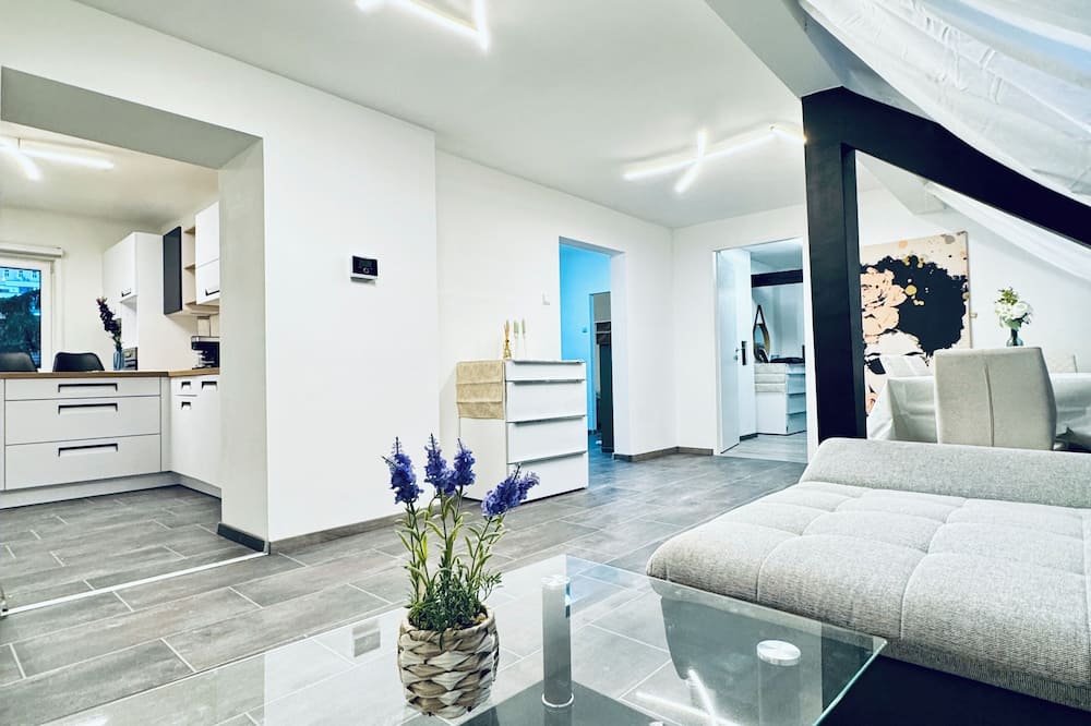 2BR 1LR Apartment for 5 Peaceful Stay