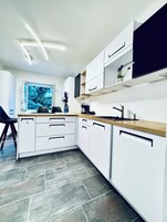 Apartamento básico | Cocina privada | Frigorífico, horno, placa de cocina y lavavajillas