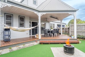 Outdoor dining - Hamptons Haven - 4pm check out Sundays* (Capel Sound)