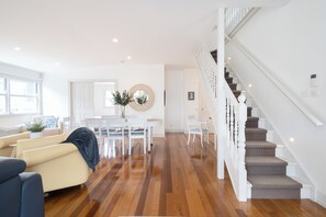 Interior - Hamptons Haven - 4pm check out Sundays* (Capel Sound)