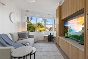 Smart TV - Mosman - AVE71 -  Avenue Road - Light Filled Mosman Escape (Mosman)