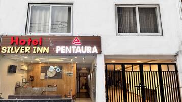 Fachada da propriedade