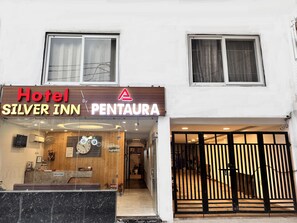 Front of property - Hotel Silver Inn by PENTAURA (Rishikesh)