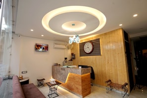 Reception - Hotel Silver Inn by PENTAURA (Rishikesh)