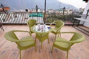 Family Room | Exterior