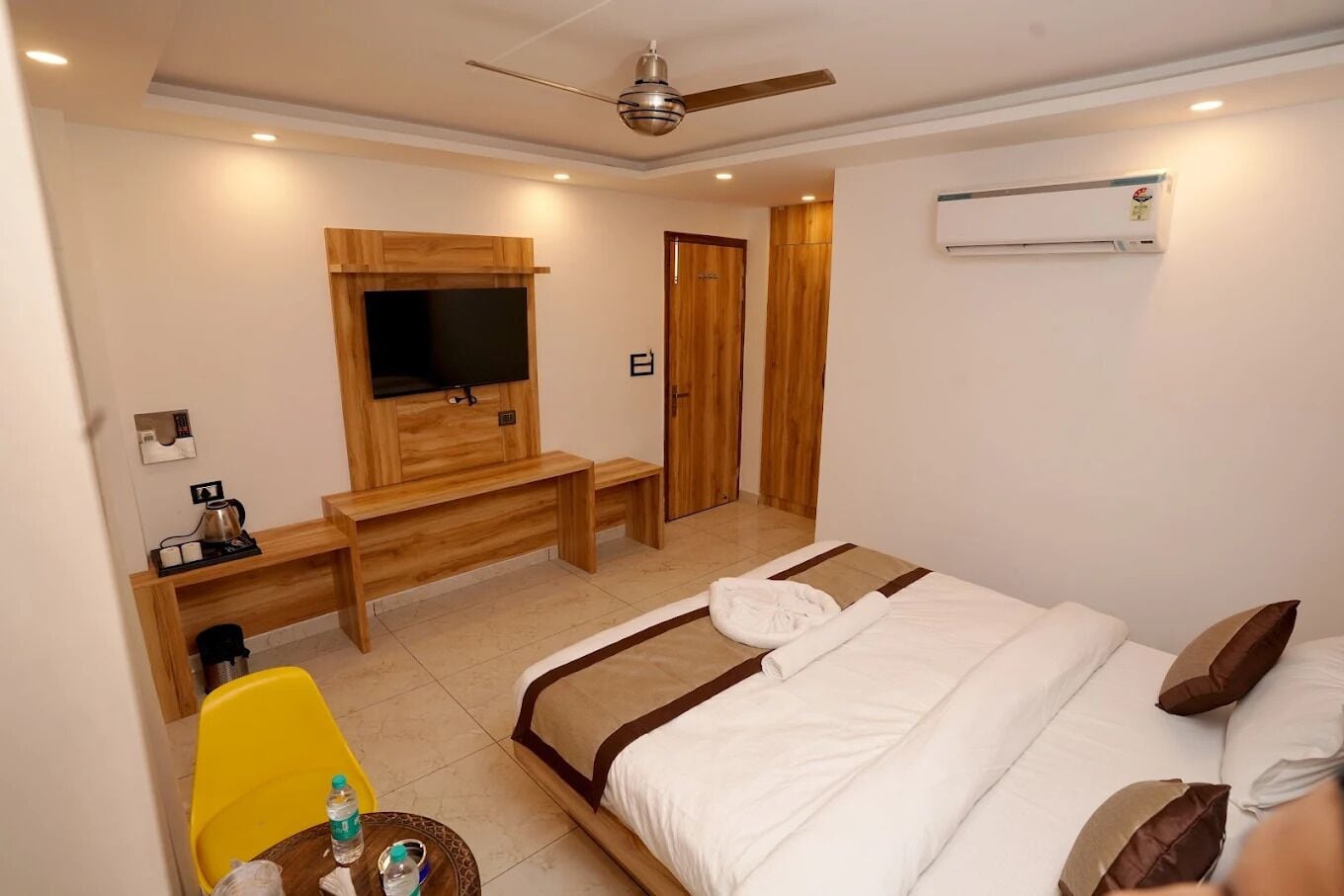 أغطية فراش متميزة وتجهيزات عازلة للصوت وواي فاي مجانًا وملاءات أسرّة