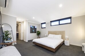 公寓 | 3 間臥室、筆電工作空間、床單