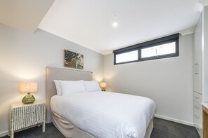 Apartamento | 3 dormitorios, espacio para trabajar con un portátil, ropa de cama