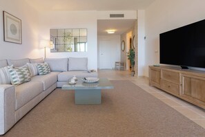 Apartment - Exclusive 2BD Apartment Heated Pool Flamingos Golf (Benahavis)