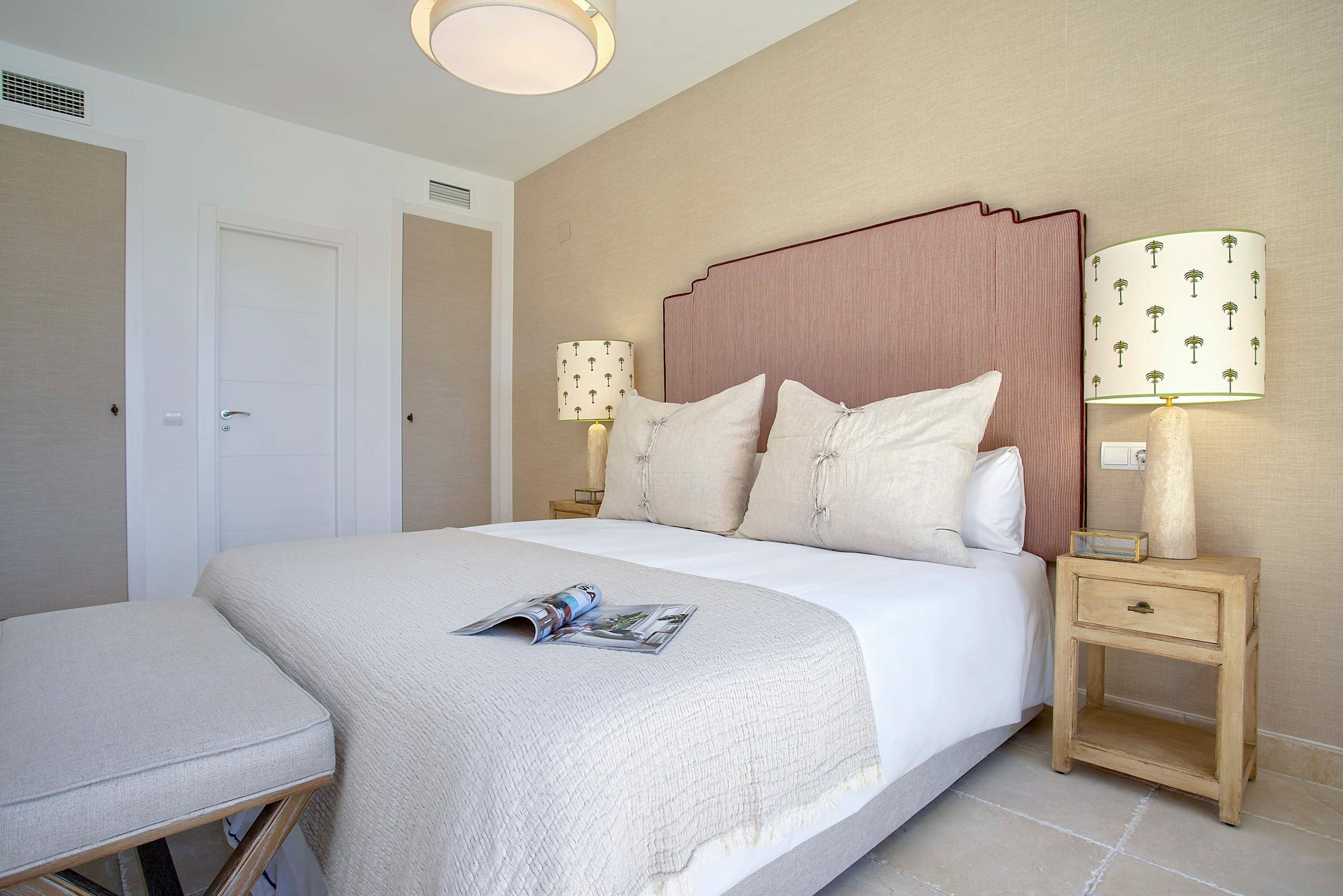 2 عدّة غرف نوم وخدمة الإنترنت