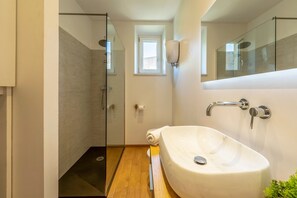 Apartment - Stylish 2BD Apartment in Siena Porta Camollia (Siena)
