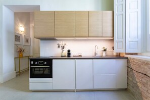 Apartment - Stylish Apartment in Central Seville Boteros (Seville)