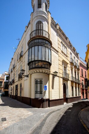 Apartment - Stylish Apartment in Central Seville Boteros (Seville)