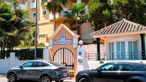 3 bedrooms, Internet - Amazing 3BD apt and Pool in Marbella Se or o de Aloha (Marbella)
