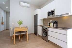Apartment - Cozy Central 2BD Apt in M Laga Trinidad Grund A (Málaga)