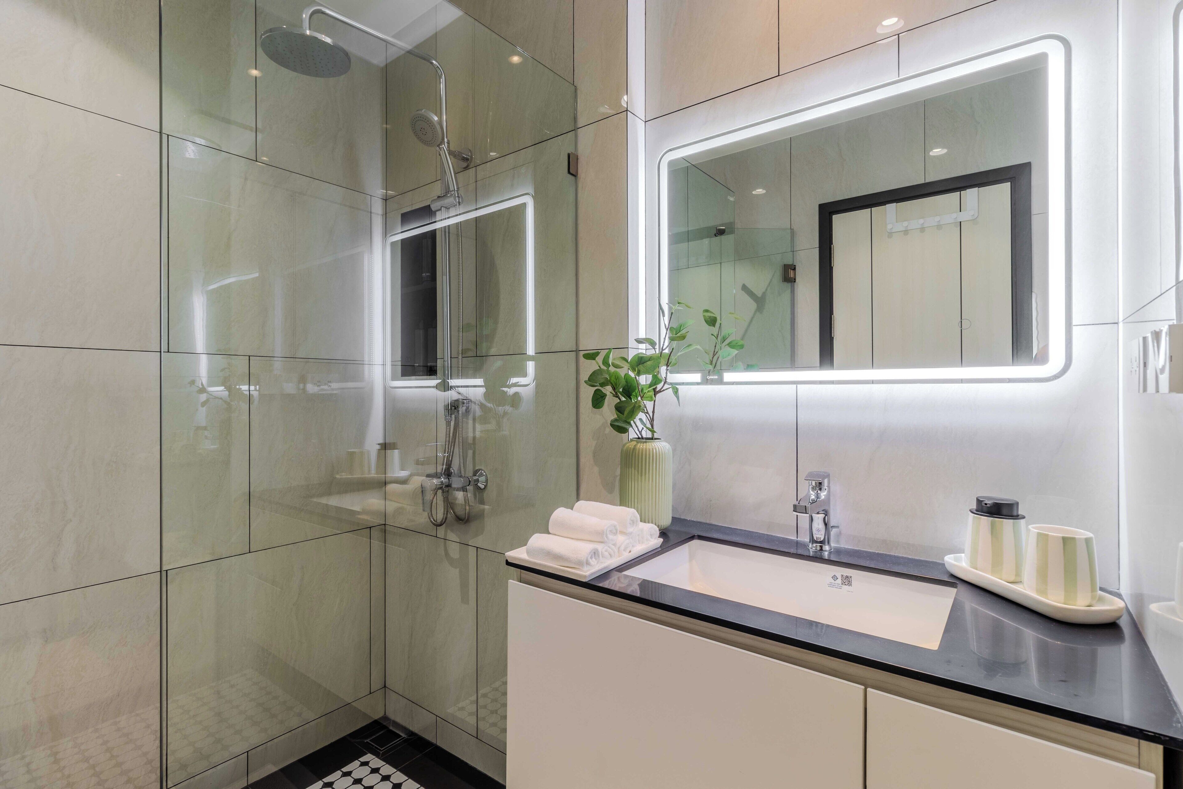 Appartement, balkon | Badkamer