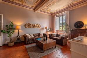 2 bedrooms - Luxury River View Apartment Biblioteca Nazionale (Florence)