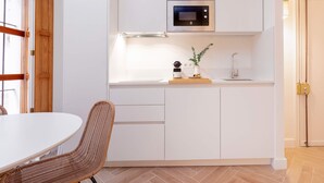 1 bedroom - Bright Apartment in Seville Plaza Santa Cruz (Seville)