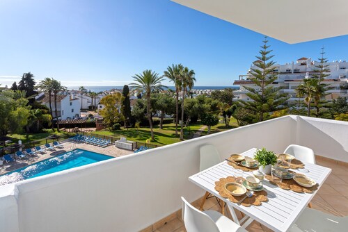 Exclusive 2BD Apartment With Private Terrace in Marbella Royal Gardens