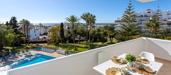 Exclusive 2BD Apartment With Private Terrace in Marbella Royal Gardens