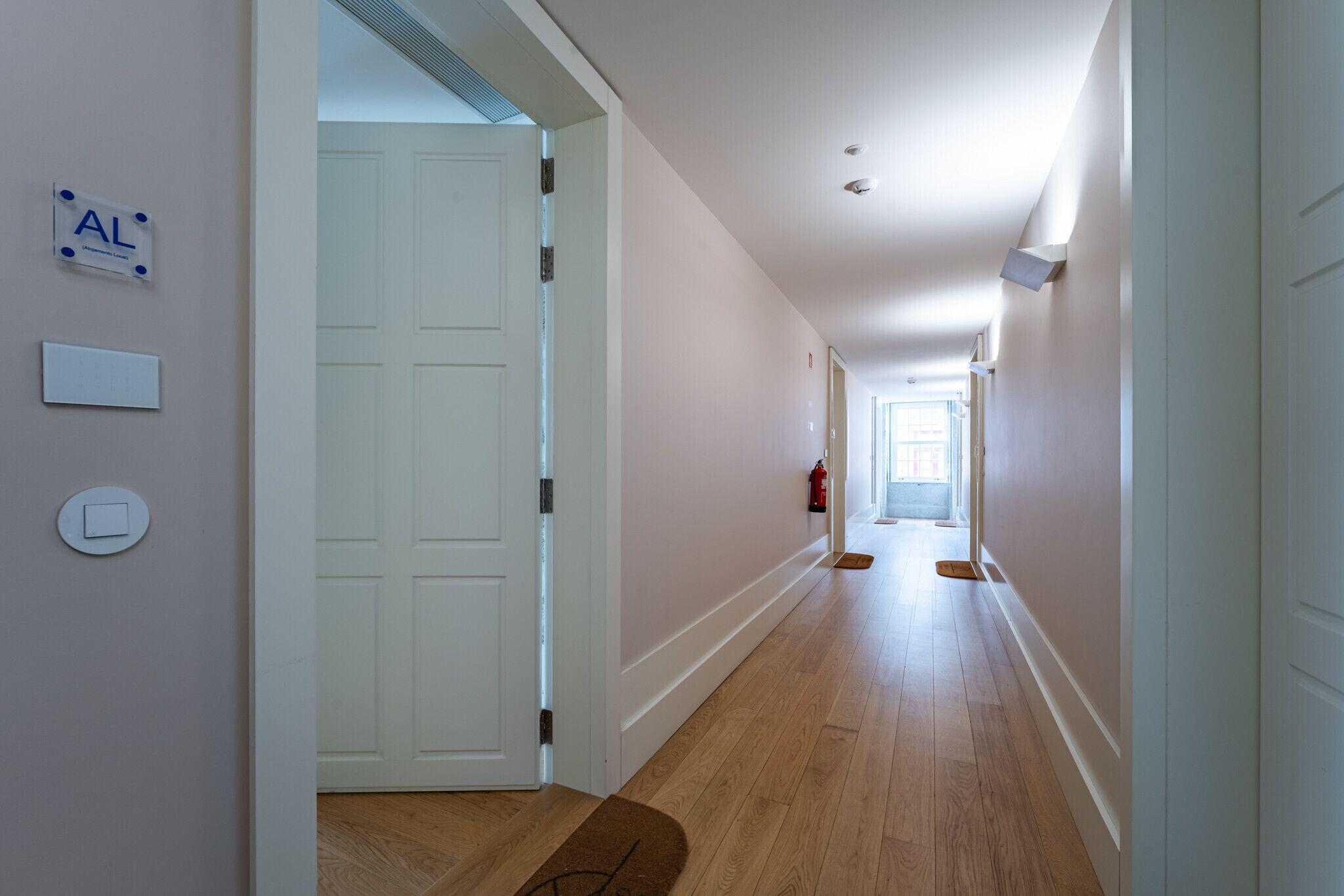 المنشأة من الداخل