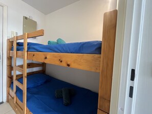 熨斗/熨衣板、免费 WiFi、床单