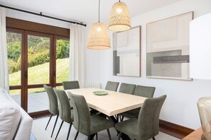 บ้านพัก | 5 ห้องนอน