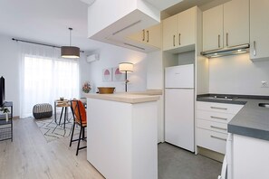 Apartment - Magnificent 1 Bedroom Apartment With Balcony Santa Marta III (Seville)