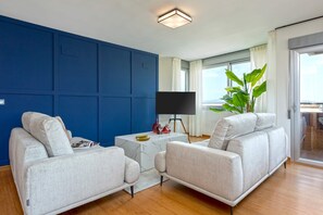 Apartment | 4 bedrooms, Internet - Bright Apartment With Parking in Granada Gongora (Granada)