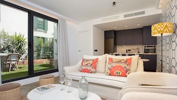 3 bedrooms, Internet