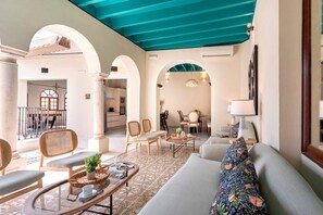 Apartment - Majestic Sevillian House With Terrace Casa Augusto Plasencia (Seville)