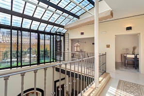 6 camere, Internet