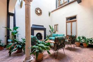 Apartment - Majestic Sevillian House With Terrace Casa Augusto Plasencia (Seville)